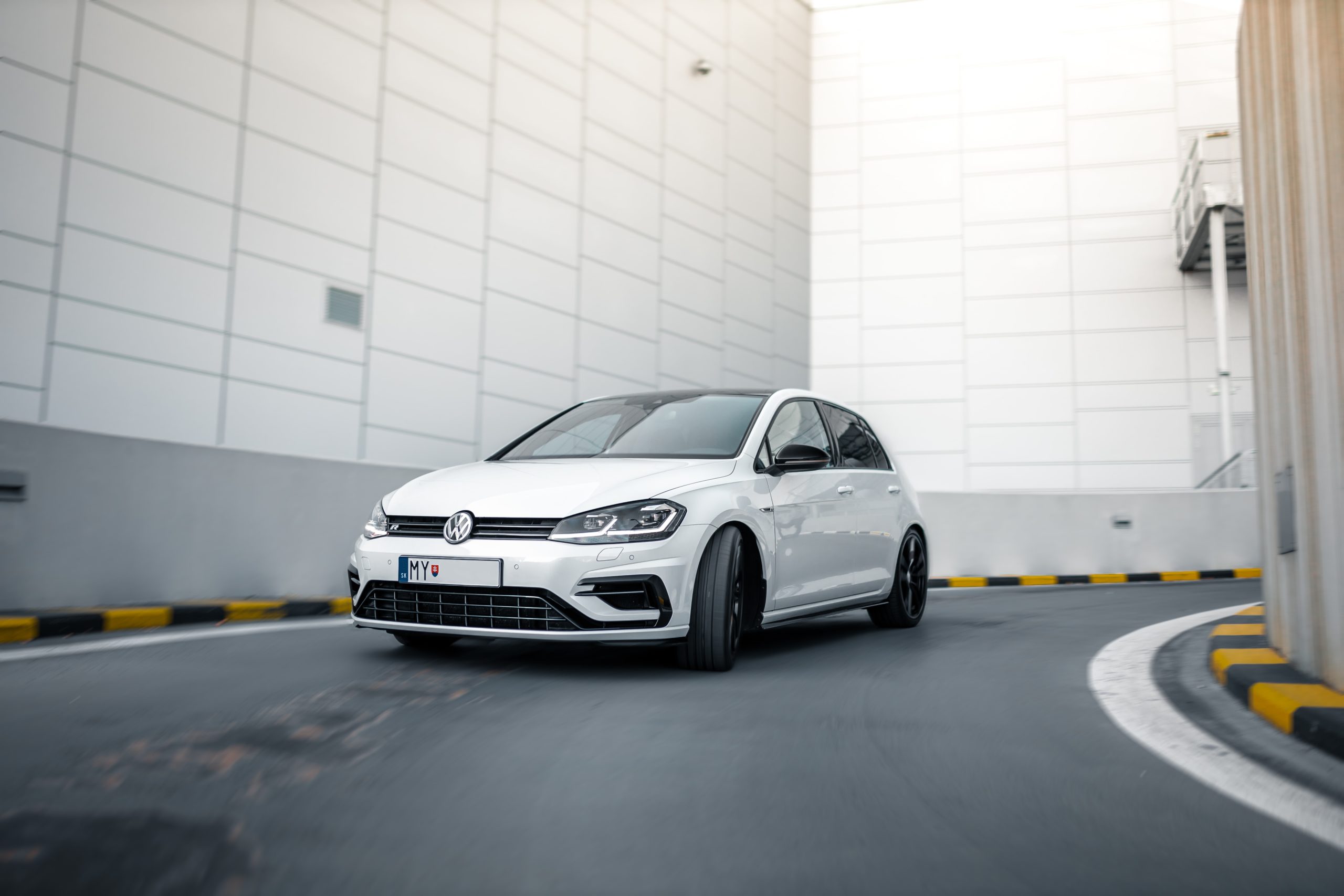 martin-katler-SuD4h8Gpgok-unsplash